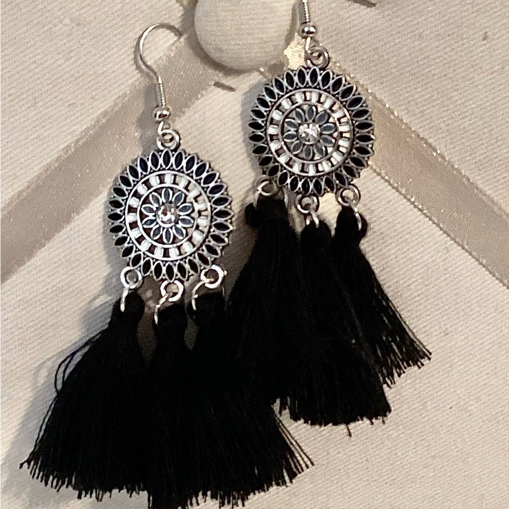 NWOT Elegant Black and Silver Boho Tassel Earrings